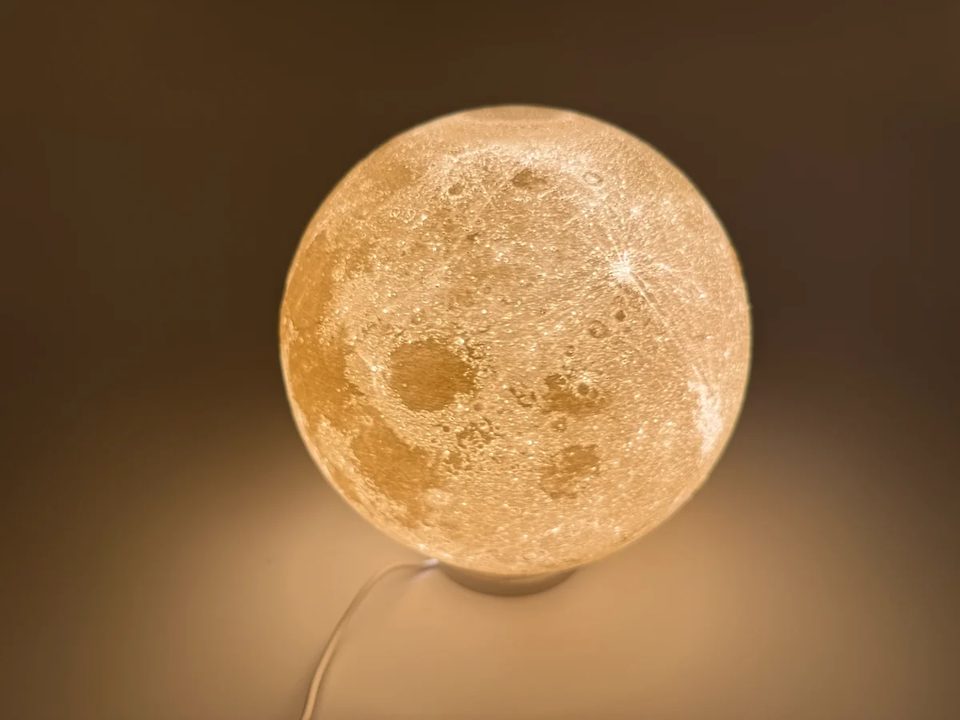 Lámpara luna 3D que cambia de color al tocarla